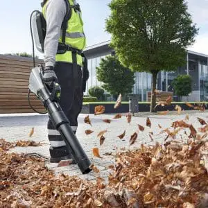 BAX1501 LBX6000 Com Blower Action 17