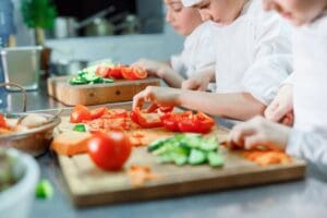 Children,Grind,Vegetables,In,The,Kitchen