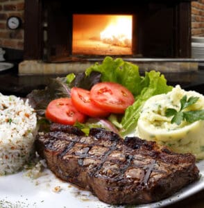 Grilled,Meat,With,Trimmings